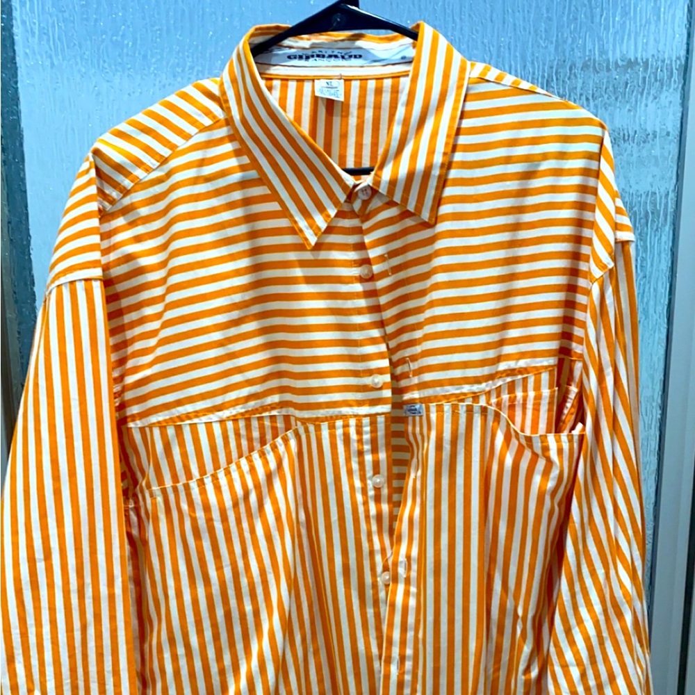 Gorgeous vintage marithé françois girbaud men’s pocketed button up shirt!